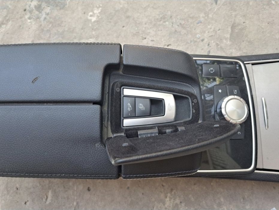 Продам бар от мерседес 212 то что на фото расмда нима болса шу.
Продам