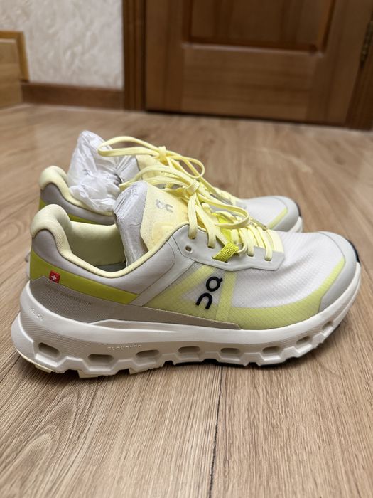 Продам кроссовки