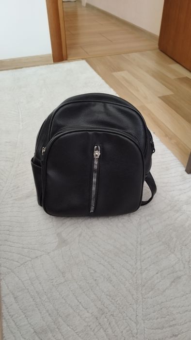 Дамски чанти и раница