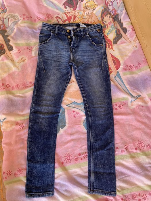 Тъмно сини дънки