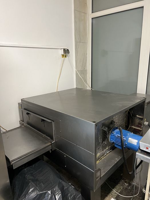 Echipamente Pizzerie: Cuptor Tunel Moretti Forni + Formator Aluat