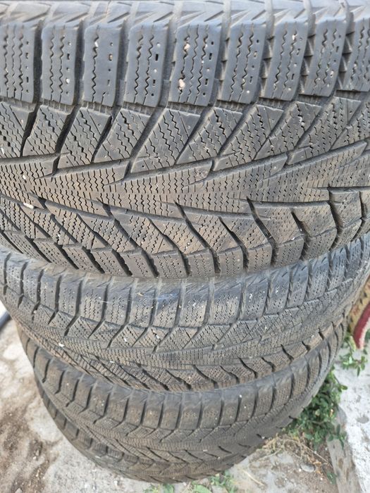 Продам 215/60R16