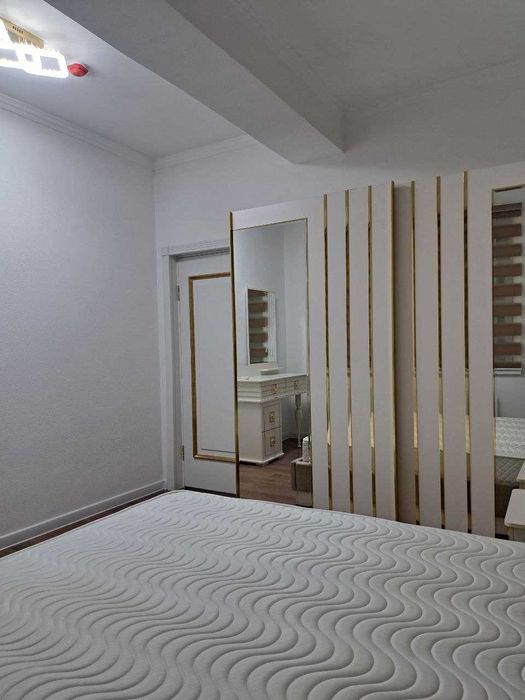 Greenwich (golden house)