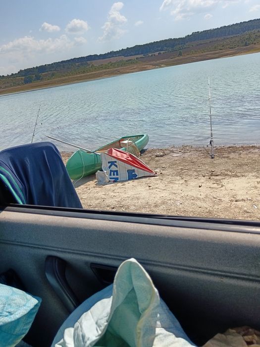 Продавам лодка индианско кану