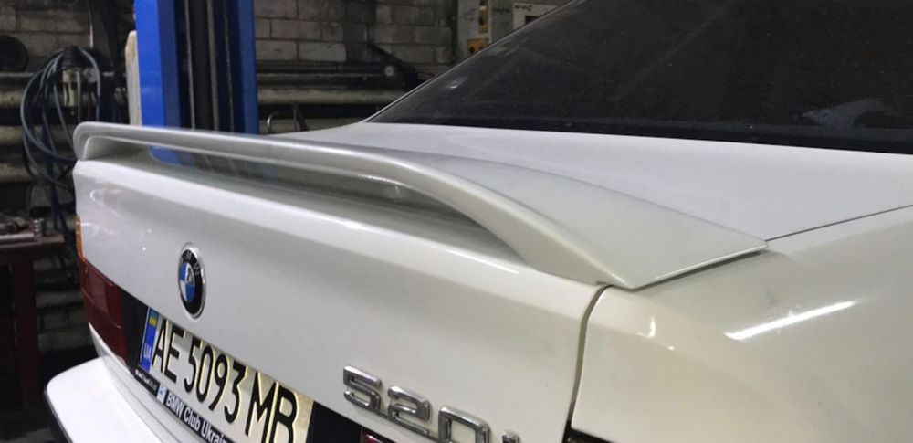 БМВ е34 бампер передний BMW e34 e36 e39 e38 e60 задний бампер пороги