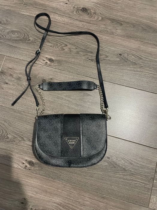 Дамска чанта Guess