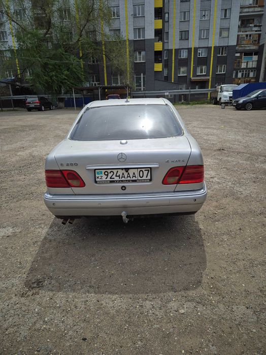 Mercedes 210 дв 280