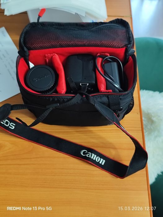 Canon Eos 250d + Blitz MK 950II + 2Carduri 64 gb