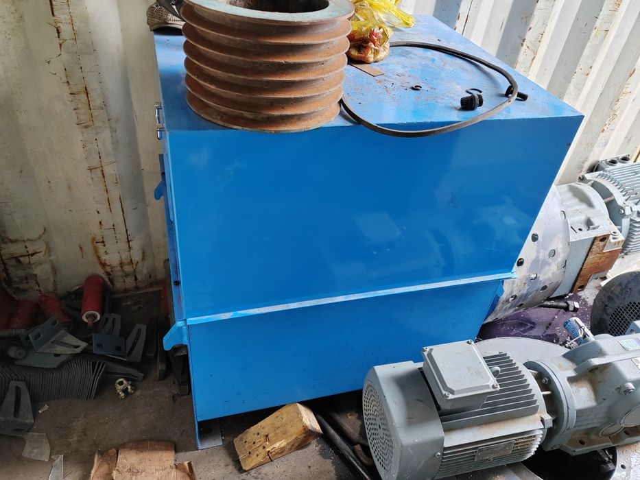 Продам конусную дробилку JY1300