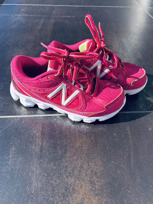 Pantofi New Balance fetite
