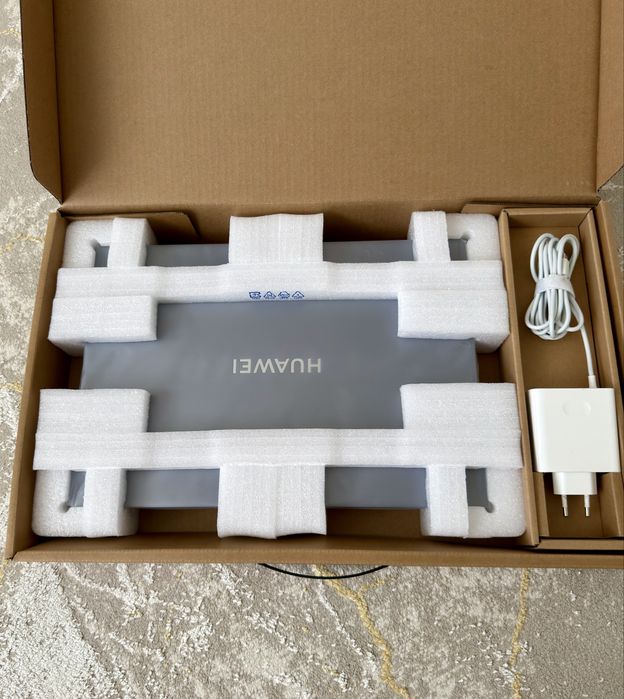 Ноутбук HIAWEI 16”