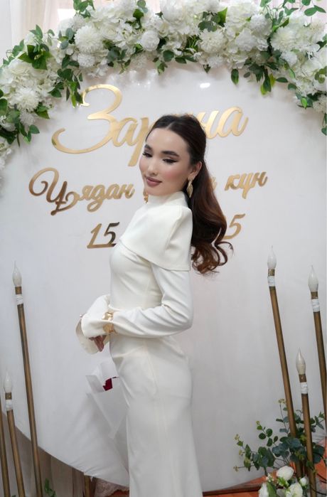 Платье новое на той,