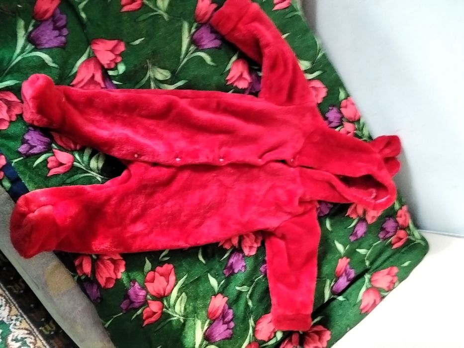 Продам детские вещи .