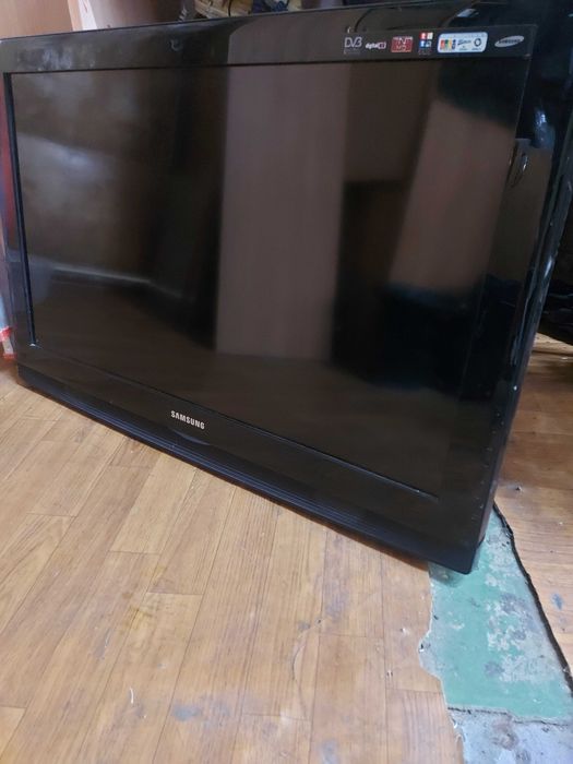 продам телевизор самсунгг диагональ 81 см