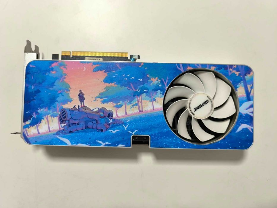 iGame GeForce RTX 3070 8GB – Ediție White Custom | Aspect Impecabil | Placă Video Premium de colectie