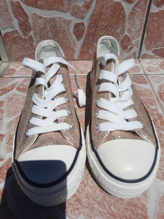 Tenesi femei casual