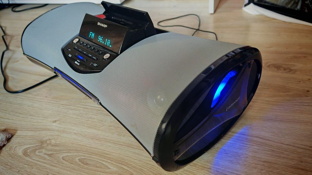 Cd player  boombox,ipod dock Sharp dk-a10