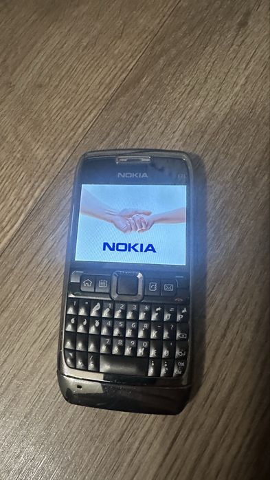 Telefon cu butoane Nokia E 71