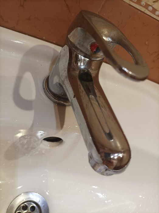 Порцеланова мивка fayans със смесител и ботуш