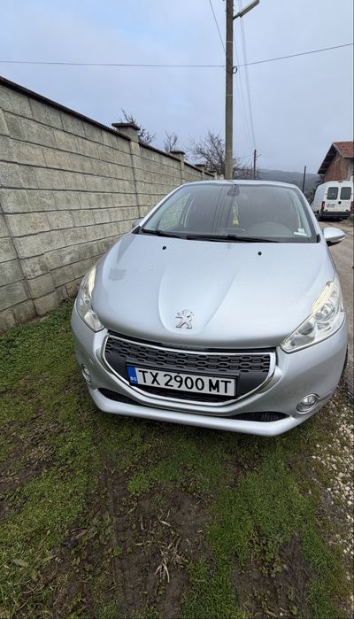 Продавам Peugeot 208,2013г.