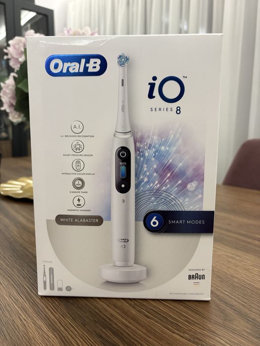 Periuta de dinti Oral B Io8