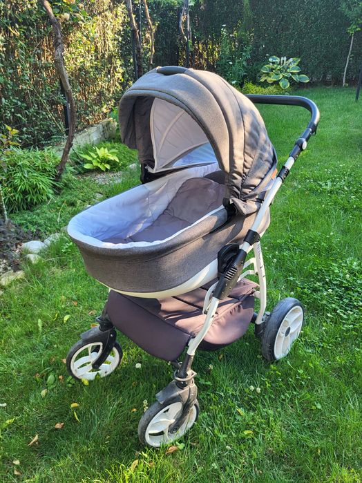 Бебешка количка със два коша лятен и зимен
