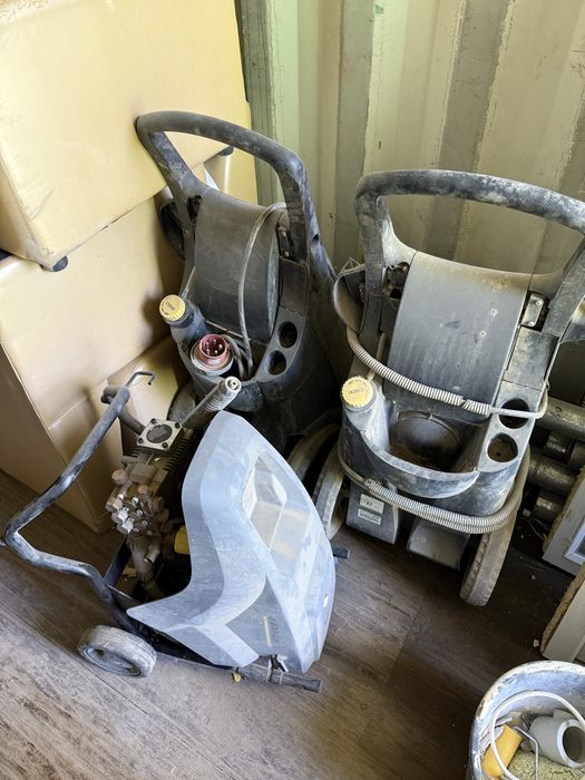 Продам 3 штуки моющий аппарат Karcher Professional