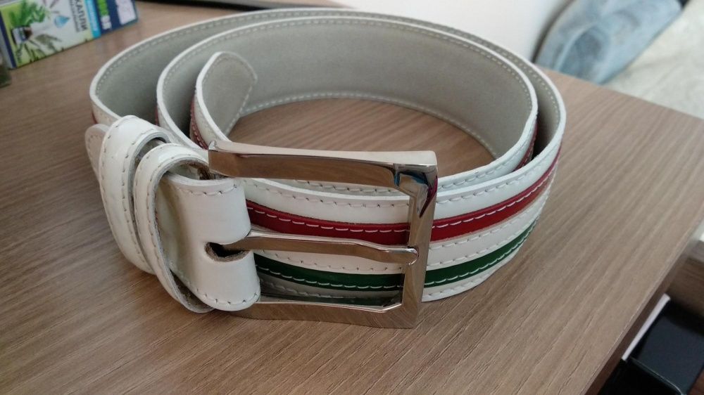 Продам ремень очень красивый