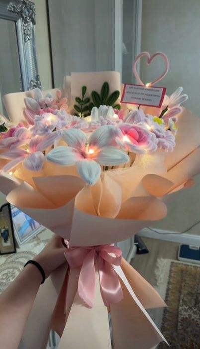 Buchet din flori plusate