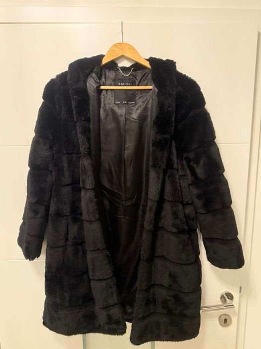 Мек дамски кожух в черно