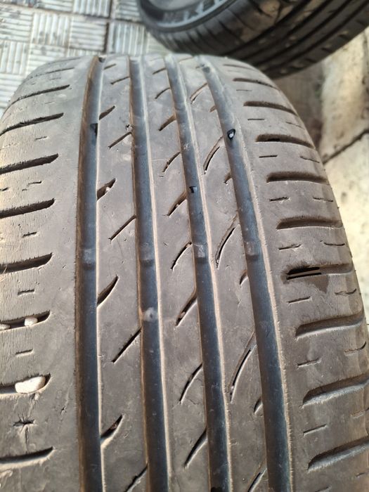 Оригинални джанти Форд 15 цола с летни гуми.