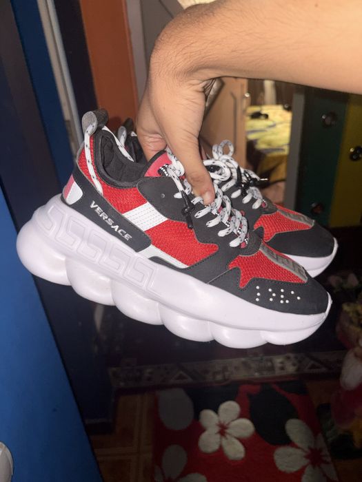 Versace chain reaction