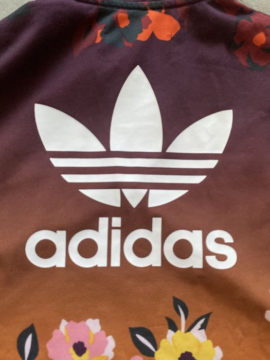 адидас с колабой her