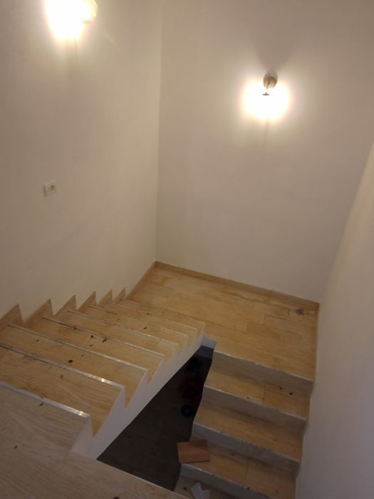 Lucrări, case la roșu, case la cheie, pavaje, reparatii totul în domeniul construcțiilor.