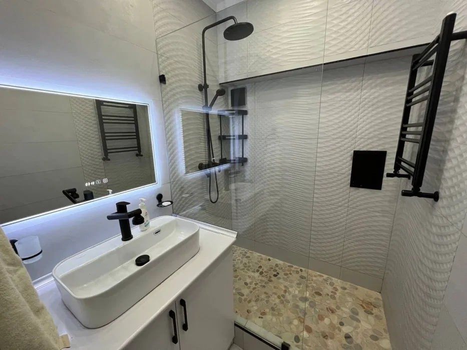 Сдается Уютная 2-ком квартира со своим двориком на Ц1