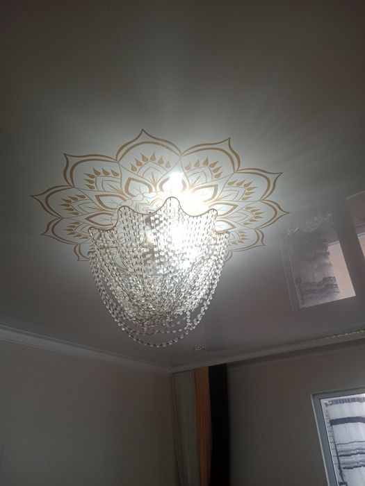 Люстра золотистый тюльпан