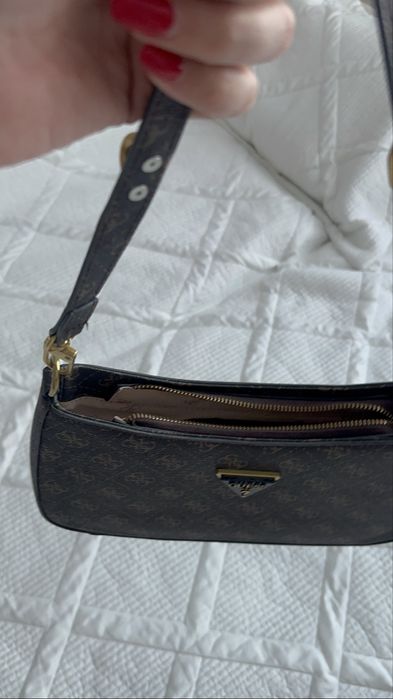 Продам сумку Guess