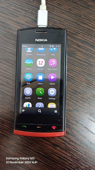 Nokia 500. Имейкаси йук. Запчастга