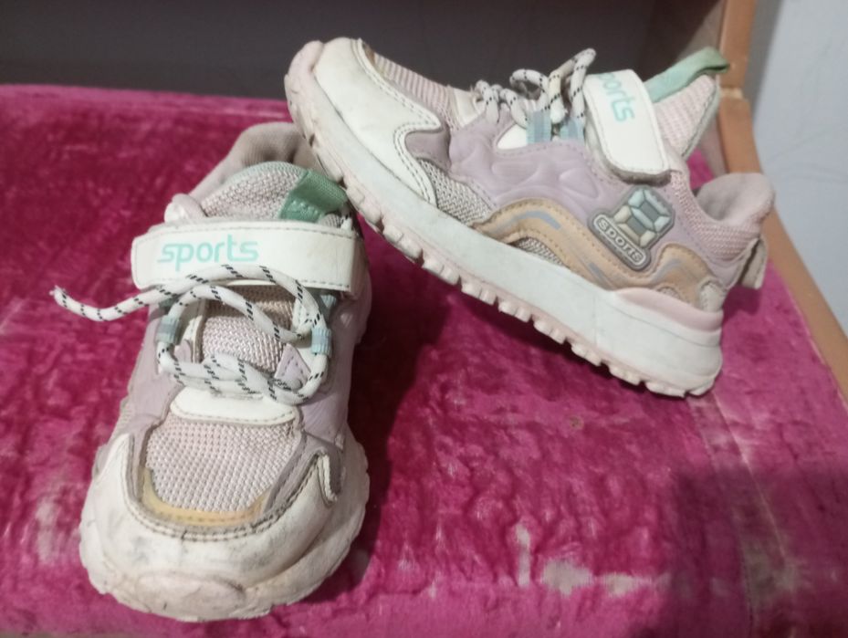 Продается обувь для девочки