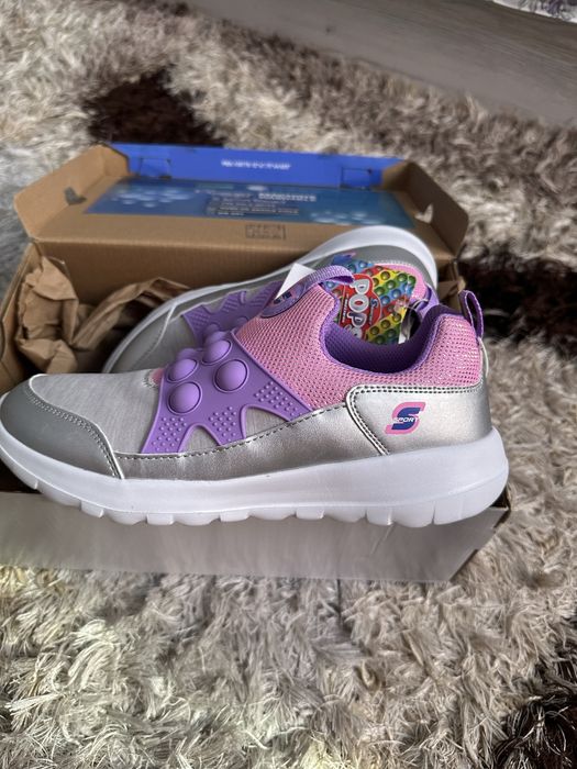Оригинал новые кроссовки Skechers на девочку 36-37