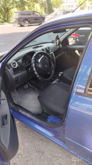 Lada Granta avto sotiladi