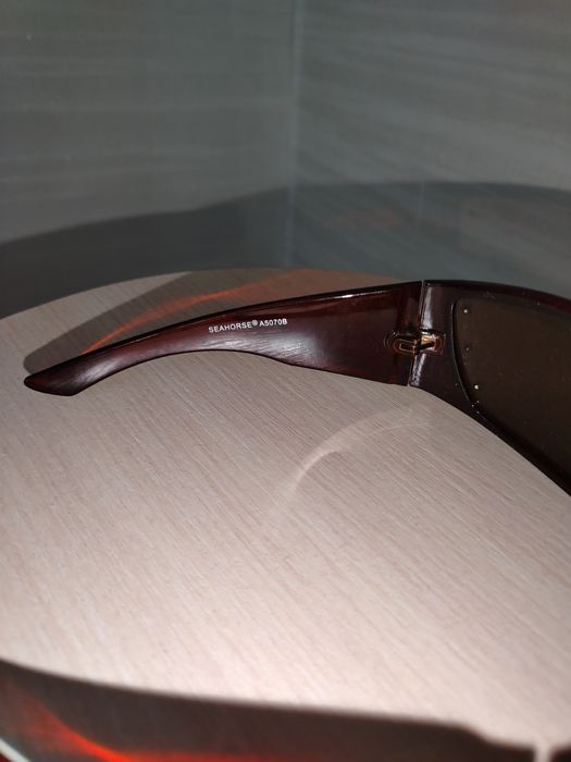 Очки солнцезащитные