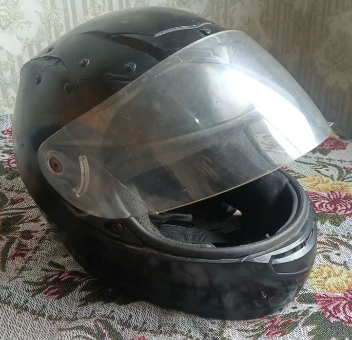 Мотошлем б/у продам