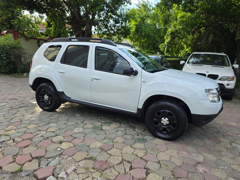 Dacia duster an 2013 1.6  16 valve benzina si GPL de fabrică  acte de italia preț 3300 euro