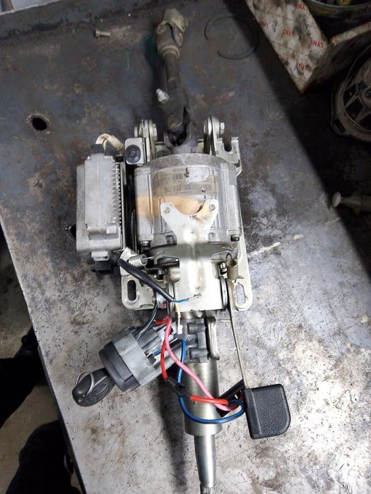 Продам электроусилитель, на приору б У.