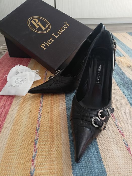 Черни кожени оригинални обувки Pier Lucci 36 номер