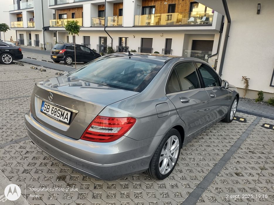 Vând Mercedes Benz C class 180