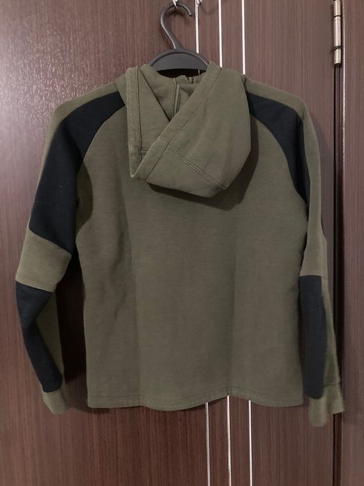 Суичър на марката PUMA