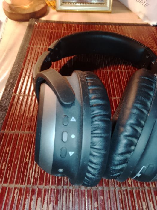 Căști audio cu bluetooth