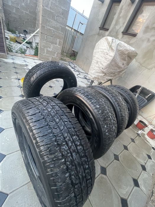 Продам б/у шины 265/65/17